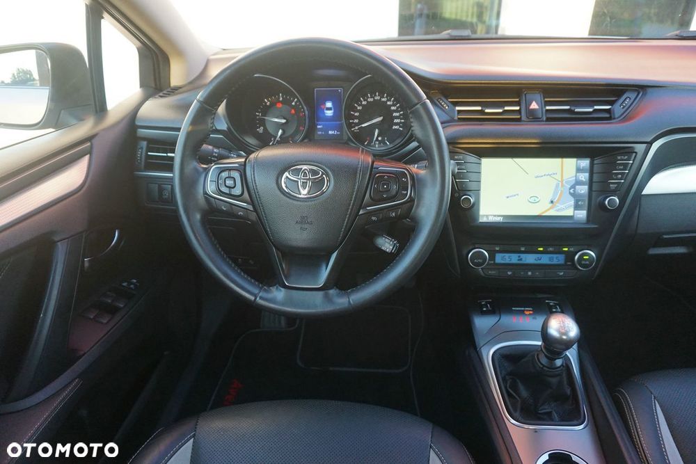 Toyota Avensis 2.0 D-4D Premium - 16