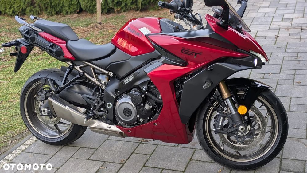 Suzuki GSX - 17