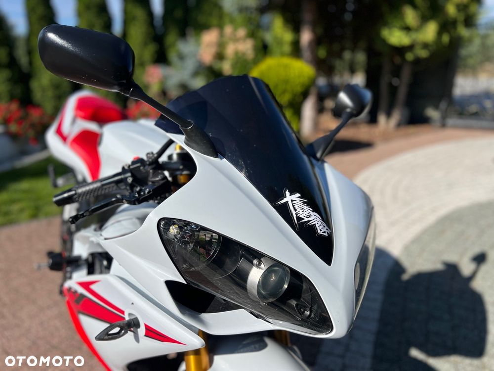 Yamaha R1 - 2