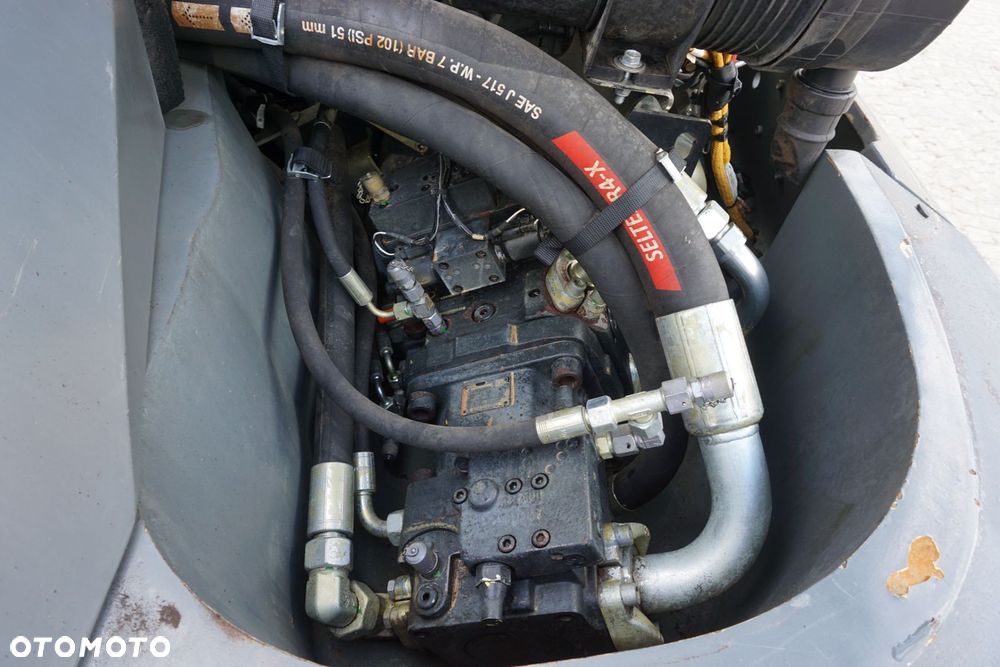 Liebherr L546 6900h Szybkozlacze - 22