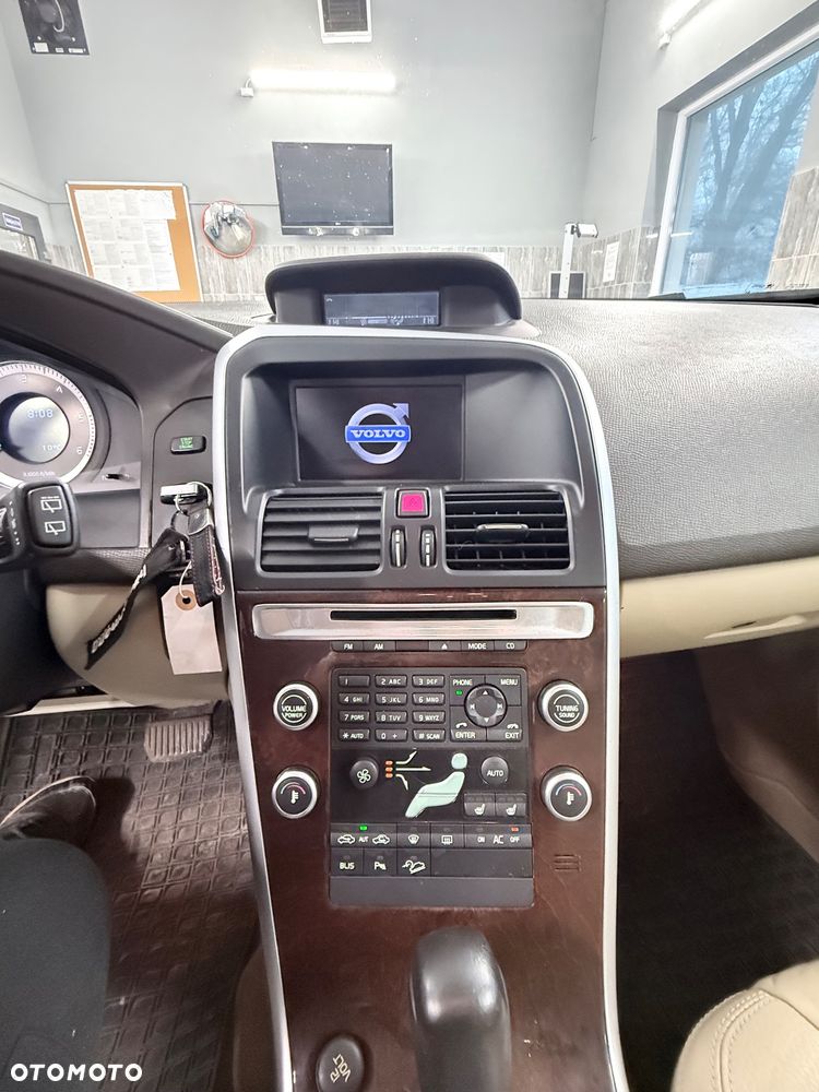 Volvo XC 60 D5 AWD - 10