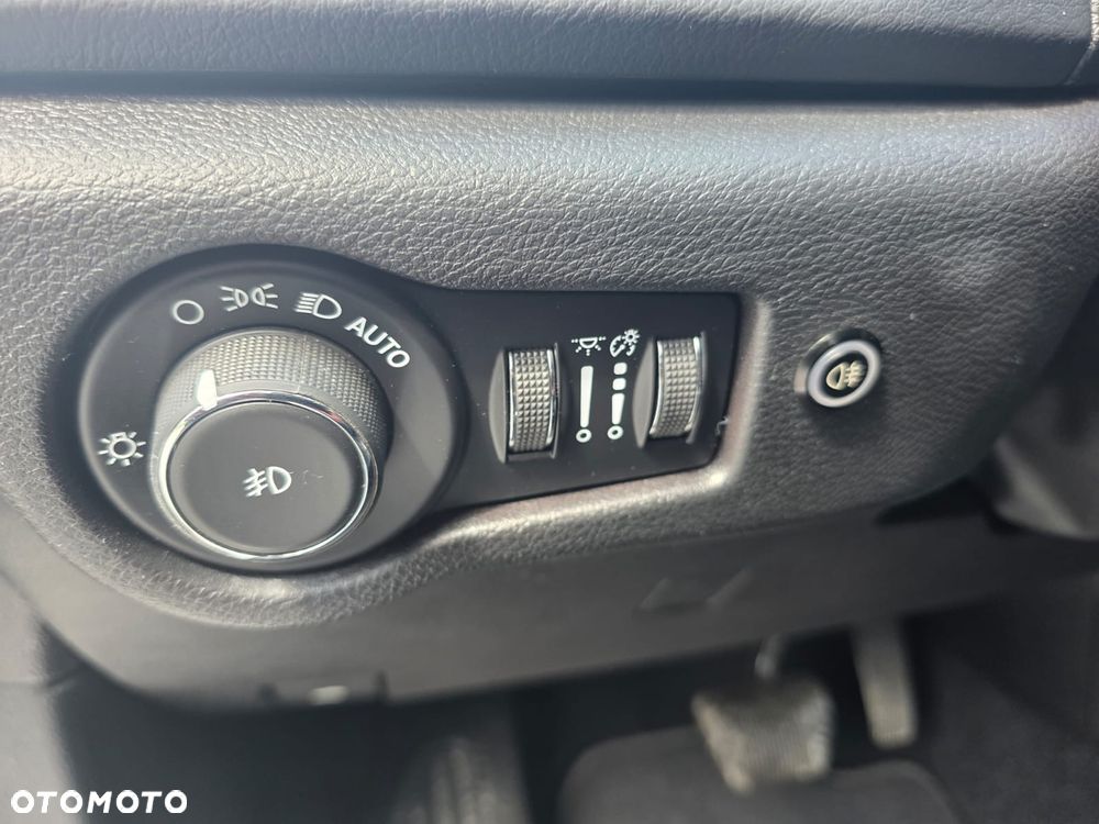 Chrysler Pacifica - 27