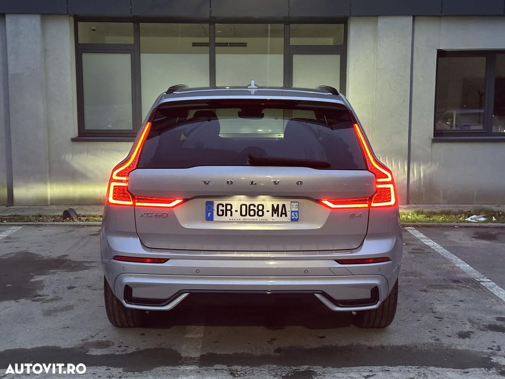 Volvo XC 60 B4 D Ultimate Dark - 4