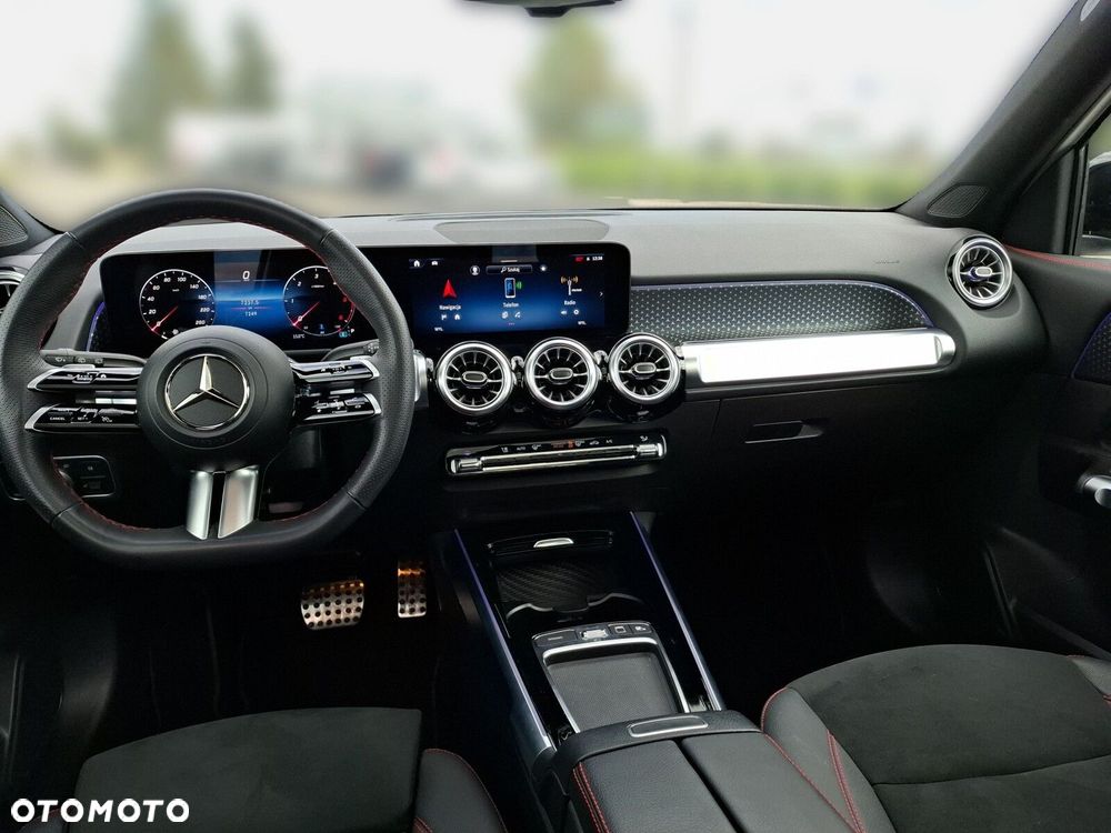Mercedes-Benz GLB - 11
