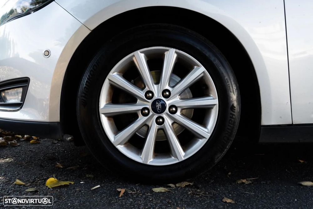 Ford Focus SW - 37