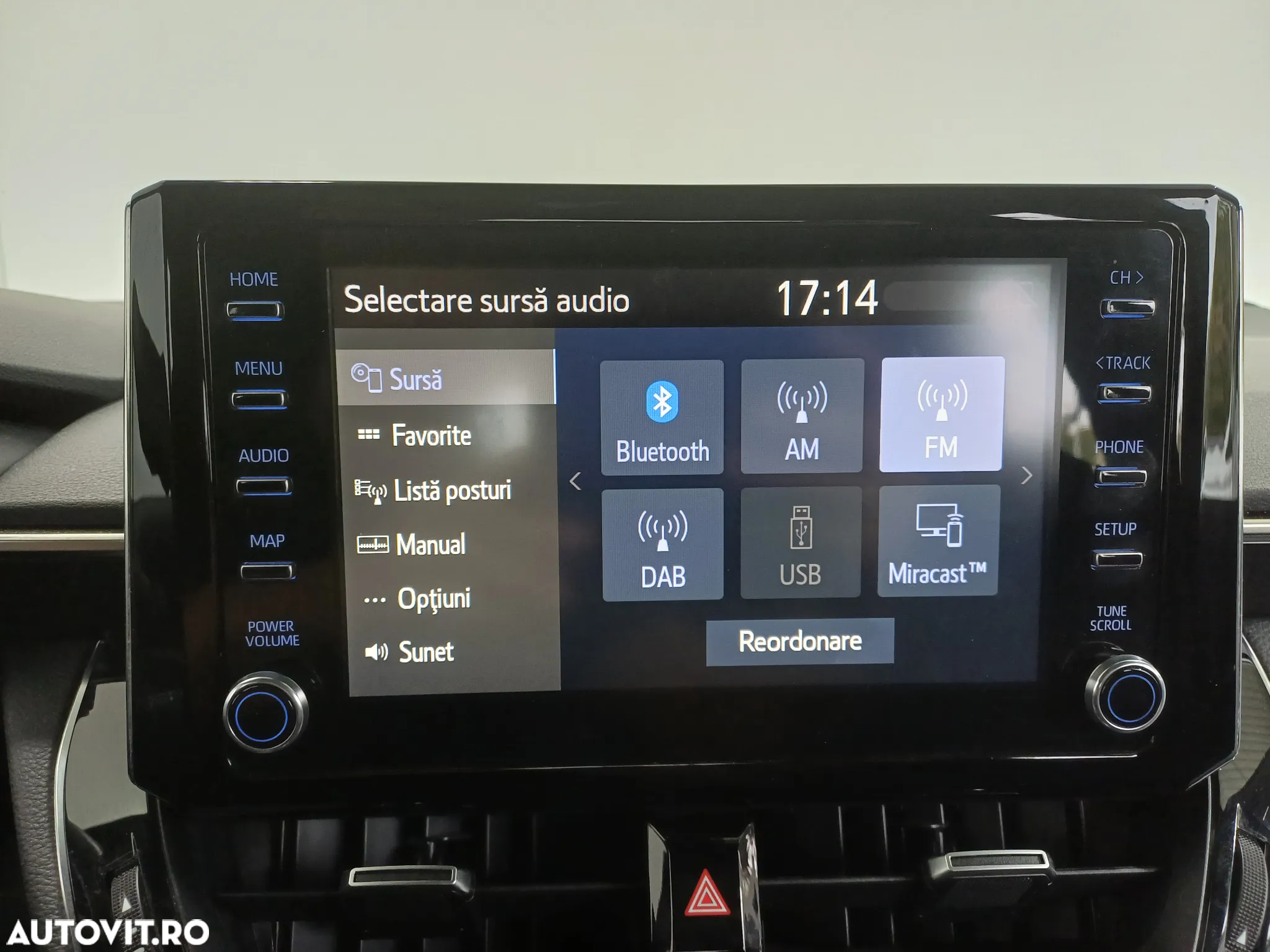 Toyota Corolla Sedan 1.8 HSD Dynamic - 18