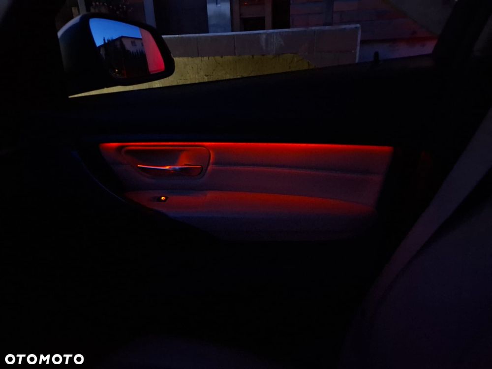 BMW Seria 3 318d Modern Line - 19