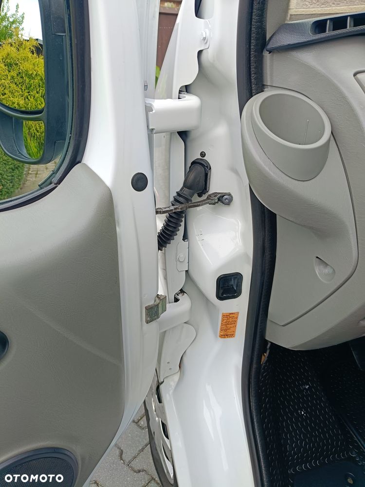 Opel Vivaro - 11