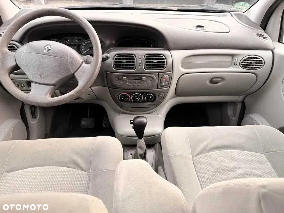 Renault Scenic - 5