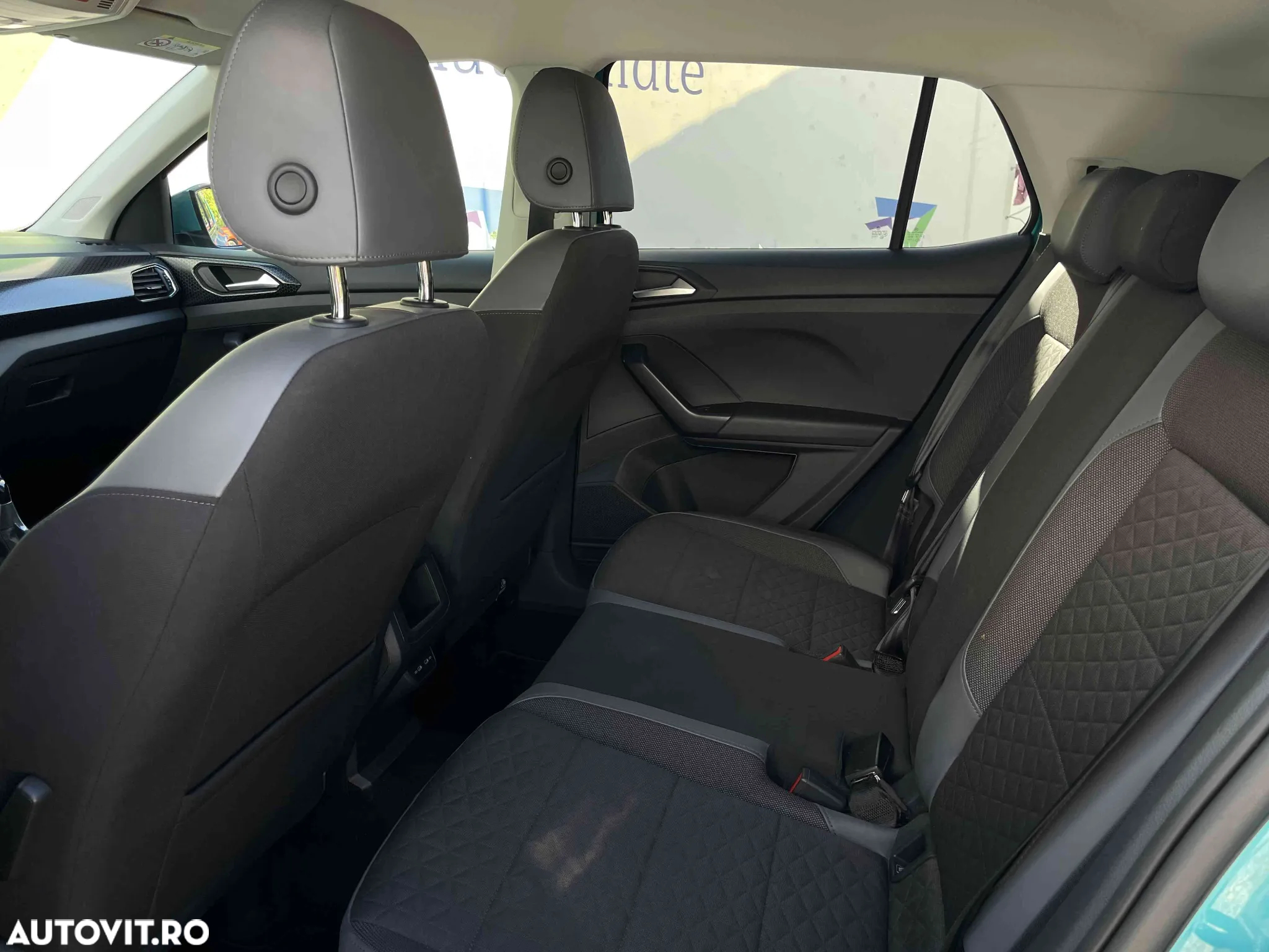 Volkswagen T-Cross - 15