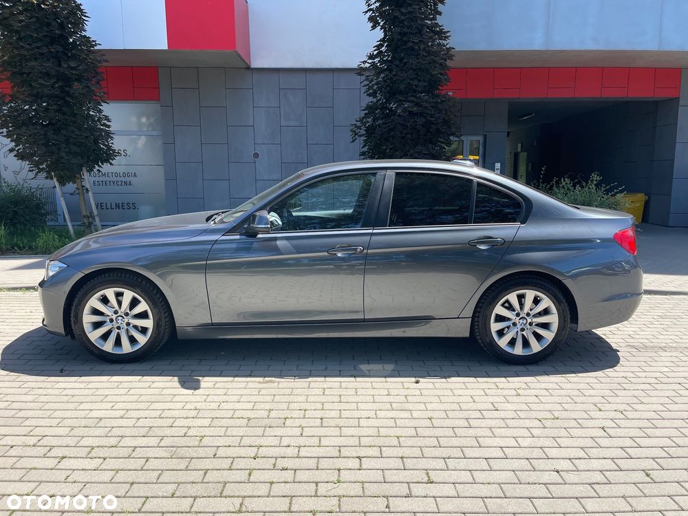 BMW Seria 3 320i - 2