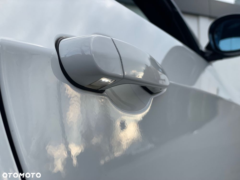 BMW Seria 3 320d - 29