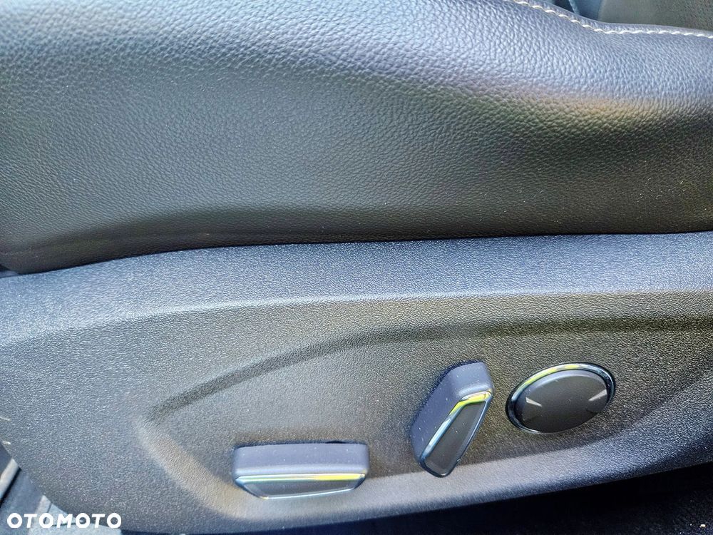 Ford Mondeo 2.0 TDCi Titanium PowerShift - 23