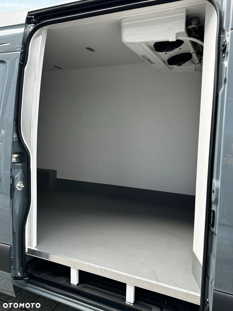 Mercedes-Benz Sprinter 317 CDI Furgon PRO LONG - 22