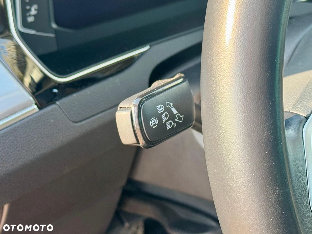 Volkswagen Passat 2.0 TDI SCR DSG Business - 26