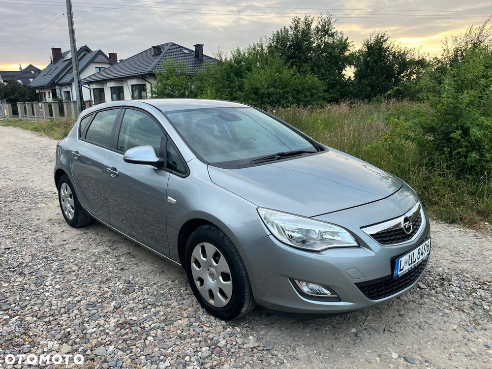 Opel Astra 1.4 Turbo Edition - 1