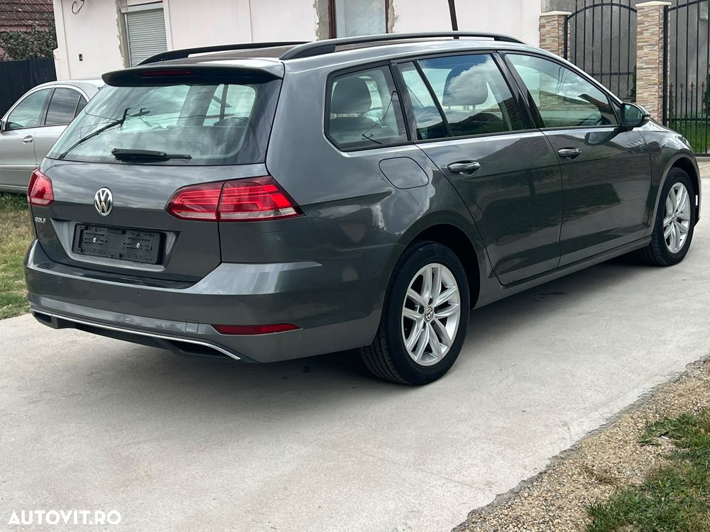 Volkswagen Golf - 4