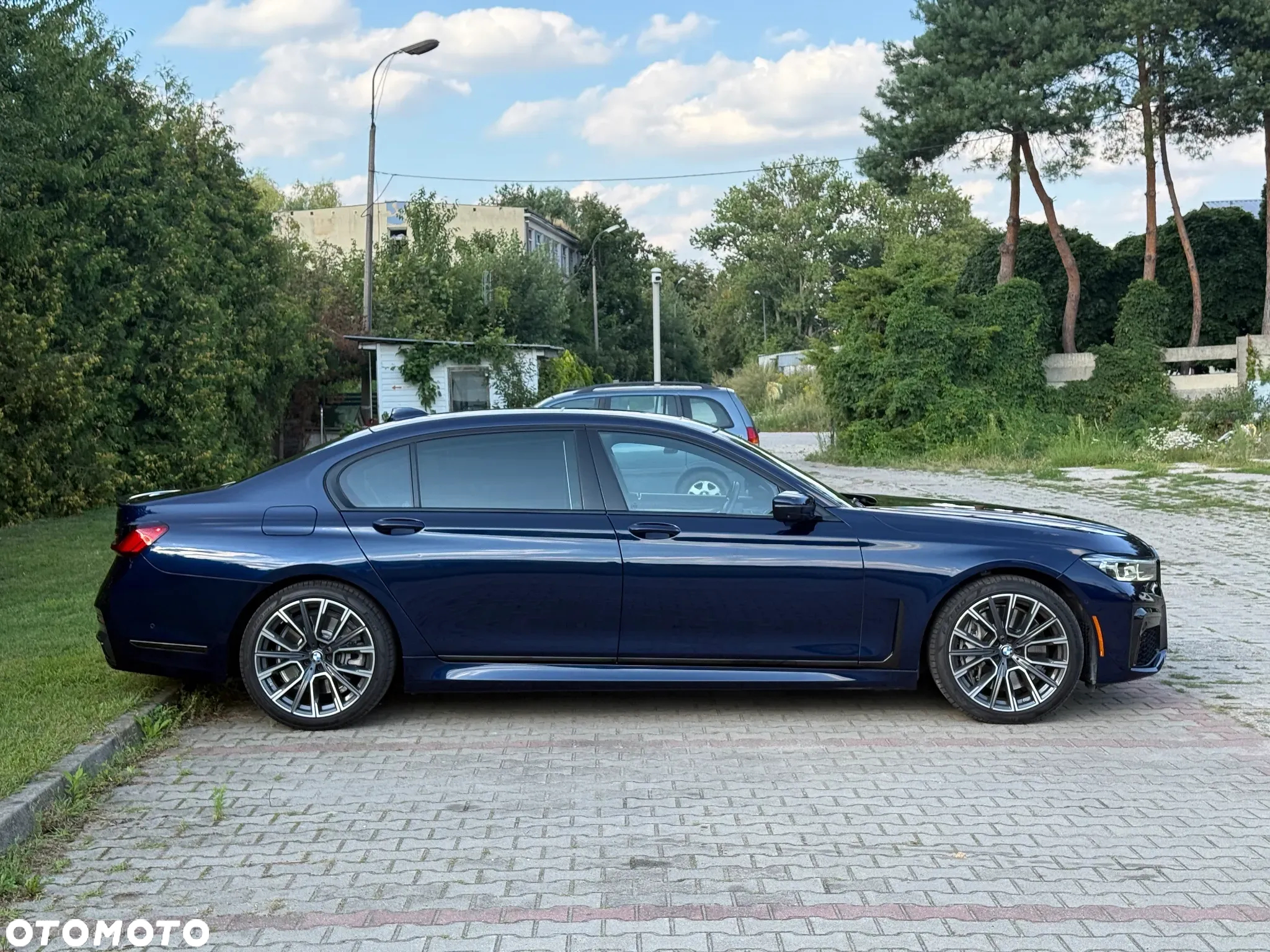 BMW Seria 7 750Li xDrive sport - 9
