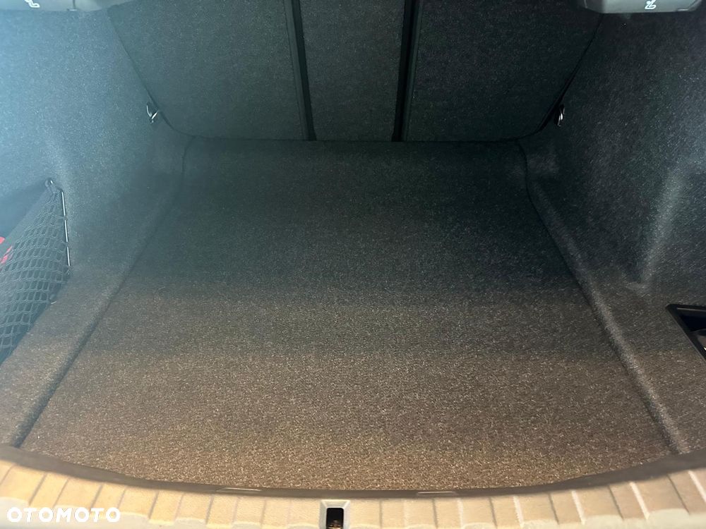 BMW Seria 3 318d mHEV - 21