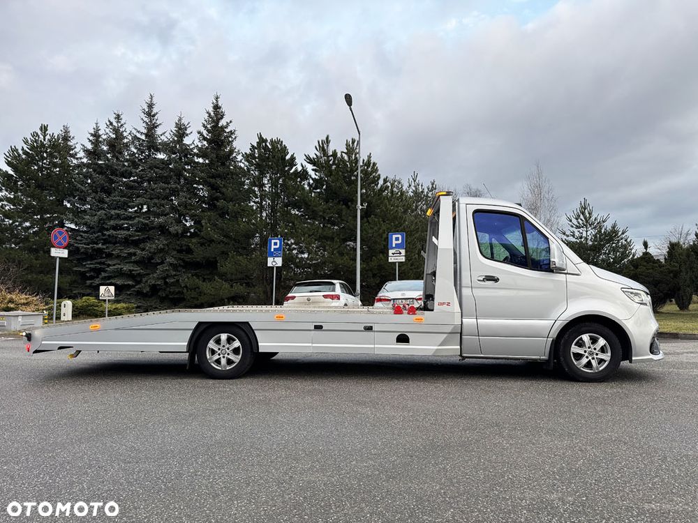 Mercedes-Benz Sprinter - 9