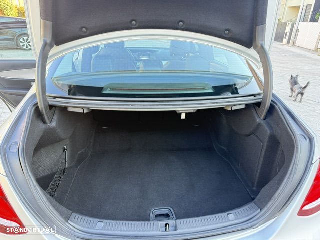 Mercedes-Benz E 220 d Avantgarde - 14