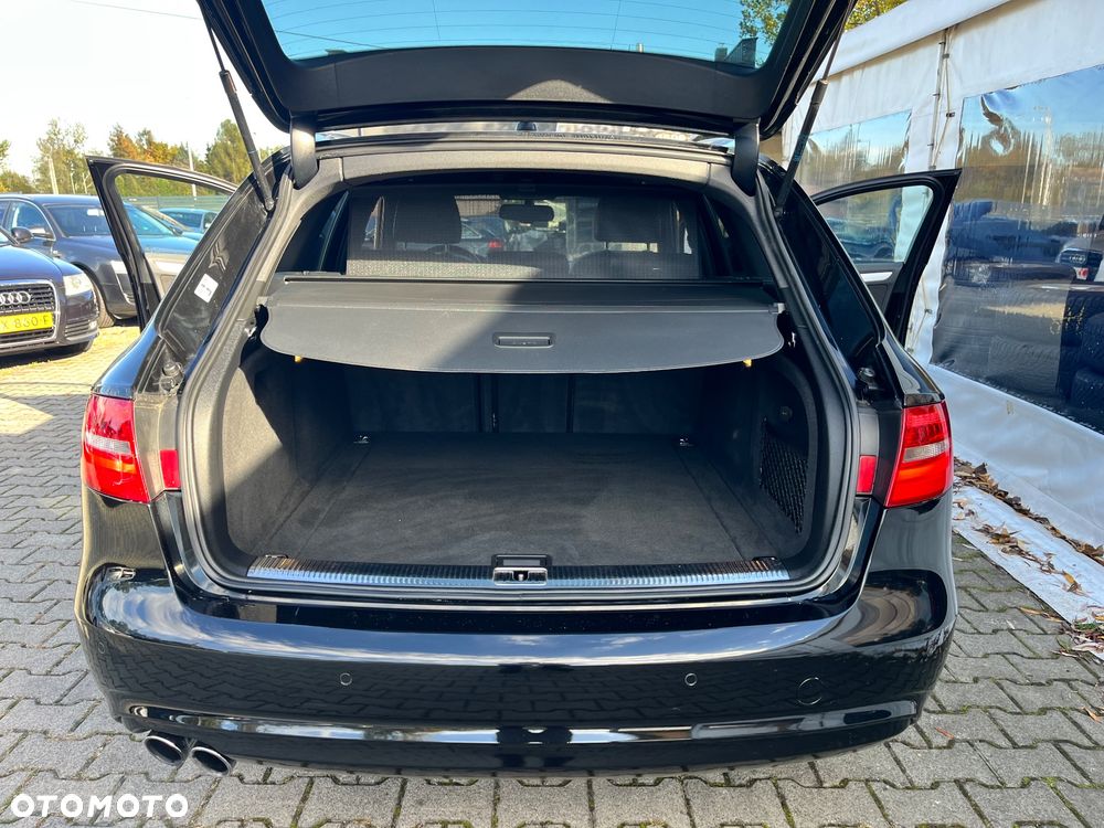 Audi A4 Avant 2.0 TDI DPF quattro S tronic S line Sportpaket - 32
