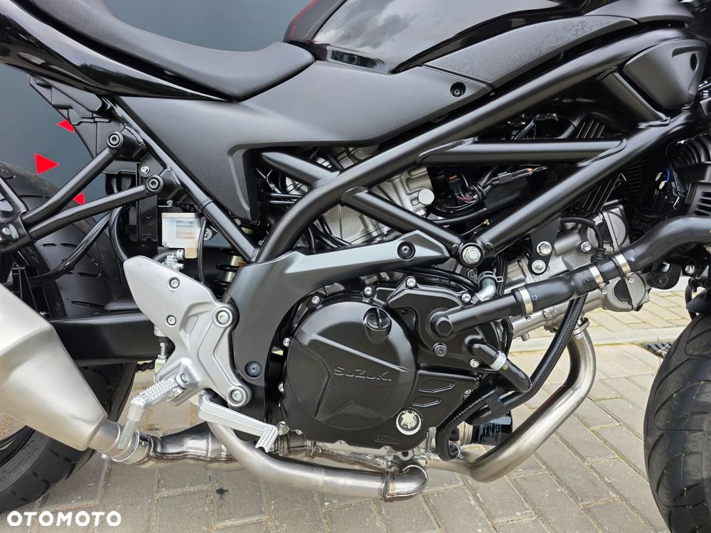 Suzuki SV - 25