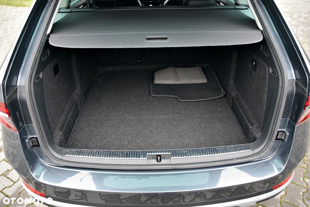 Skoda Superb 2.0 TDI 4x4 DSG Scout - 19