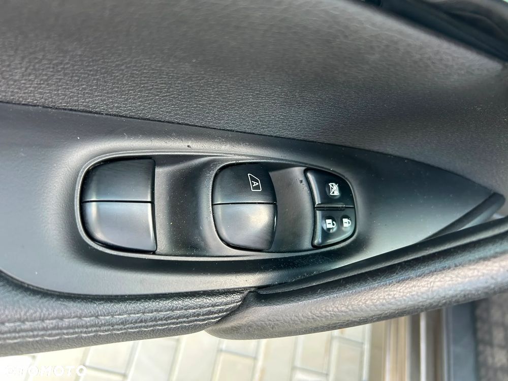 Nissan Qashqai 1.6 DCi 4x4 Tekna - 10