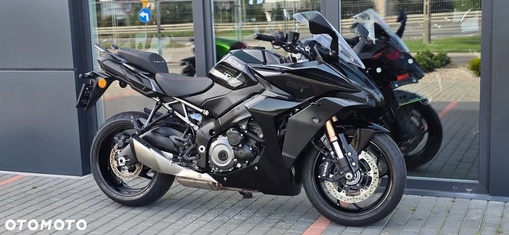 Suzuki GSX - 3