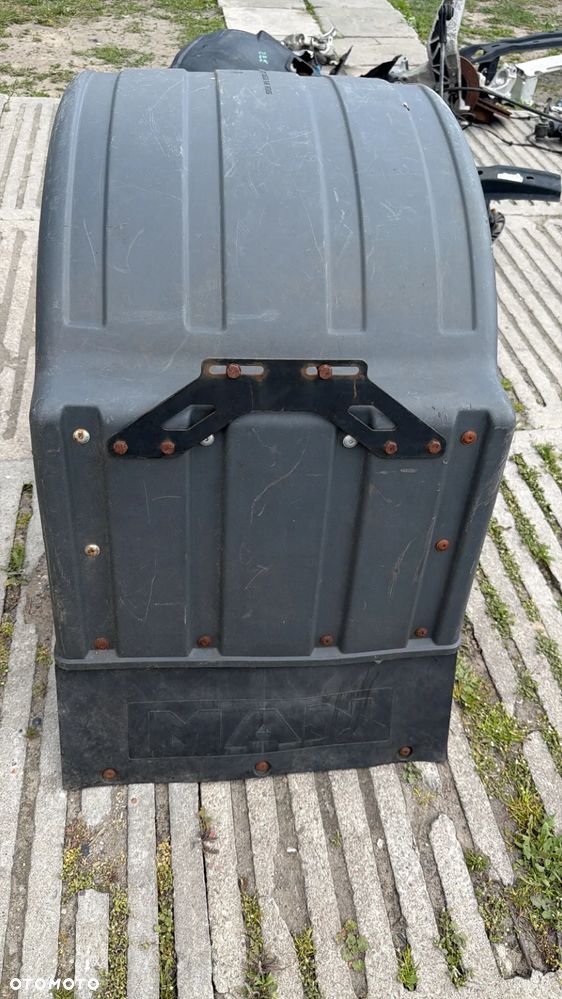 BŁOTNIK MAN TYŁ - 3