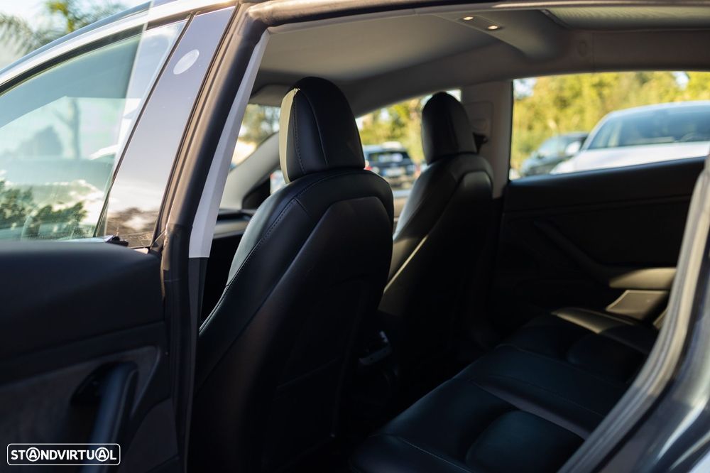 Tesla Model 3 Long-Range Dual Motor AWD - 12