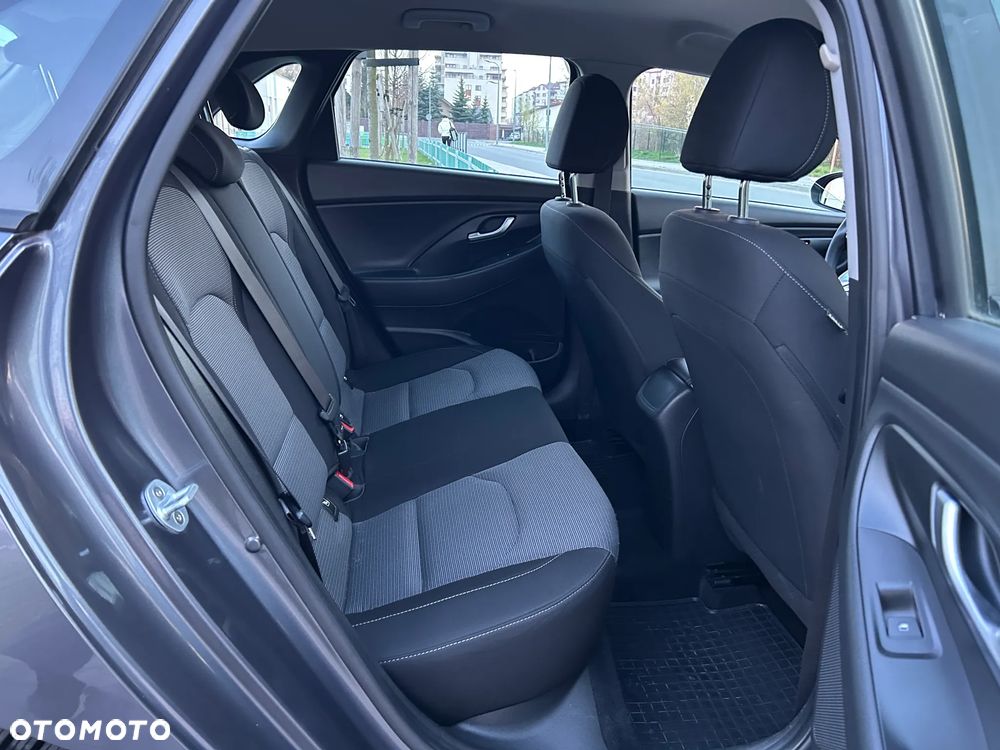 Hyundai i30 1.4 Classic + - 19