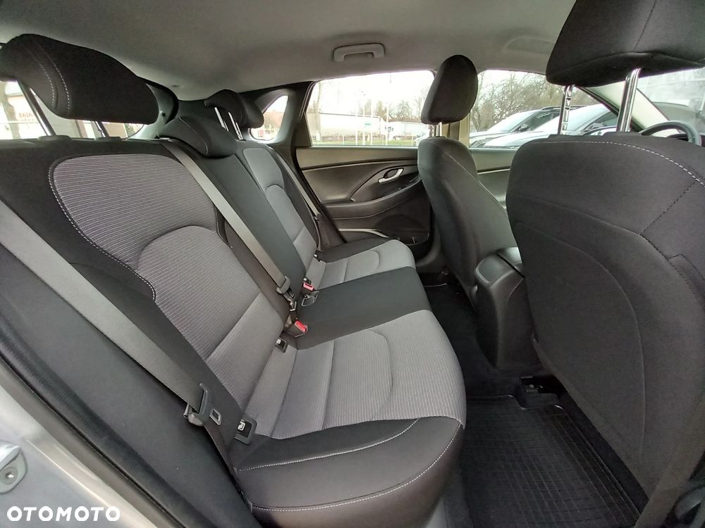 Hyundai i30 1.5 DPI Modern - 15