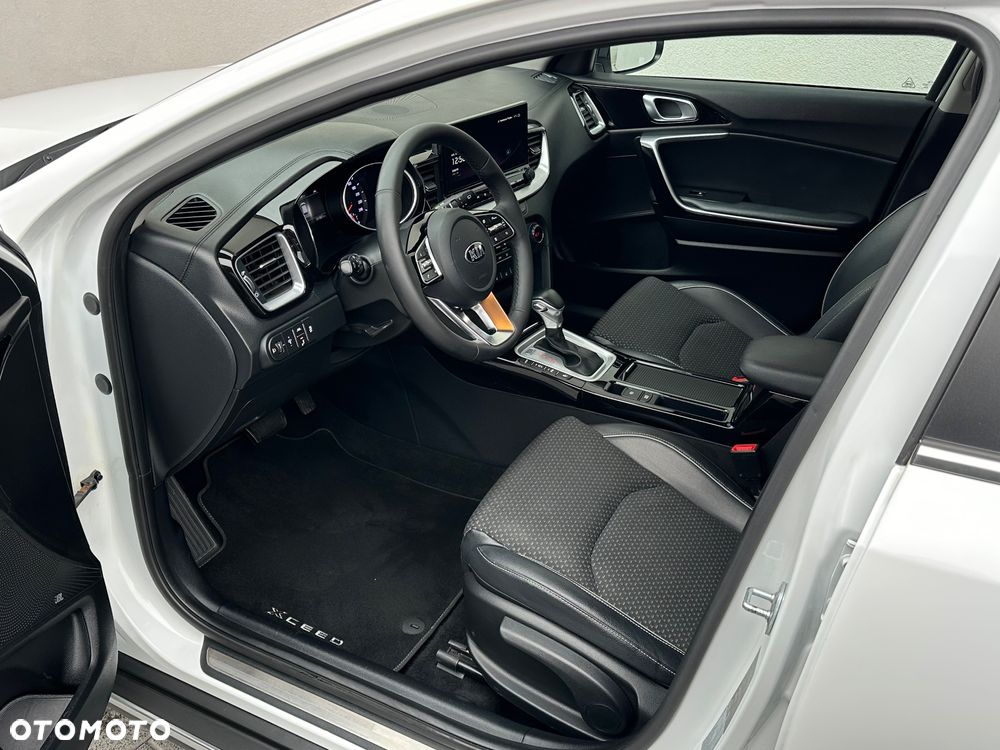 Kia XCeed 1.4 T-GDI L Business Line DCT - 19