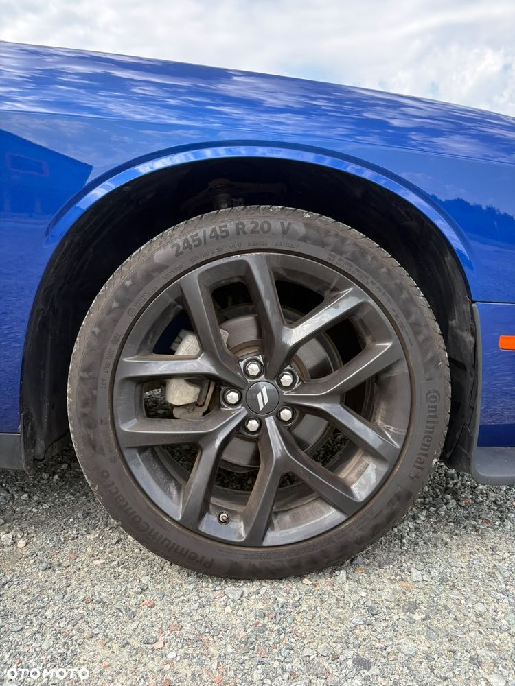 Dodge Challenger - 22
