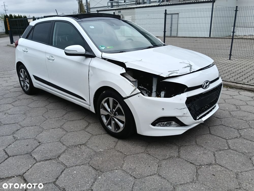 Hyundai i20 blue 1.4 Active Pure - 3