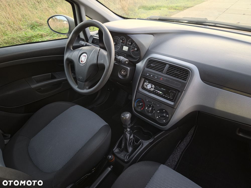 Fiat Punto 2012 photo 5