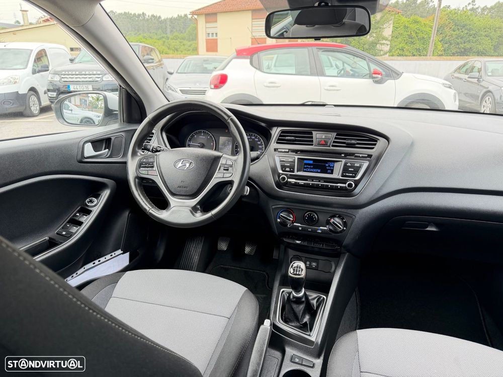 Hyundai i20 1.1 CRDi Comfort+Pack Look+JLL16 - 12