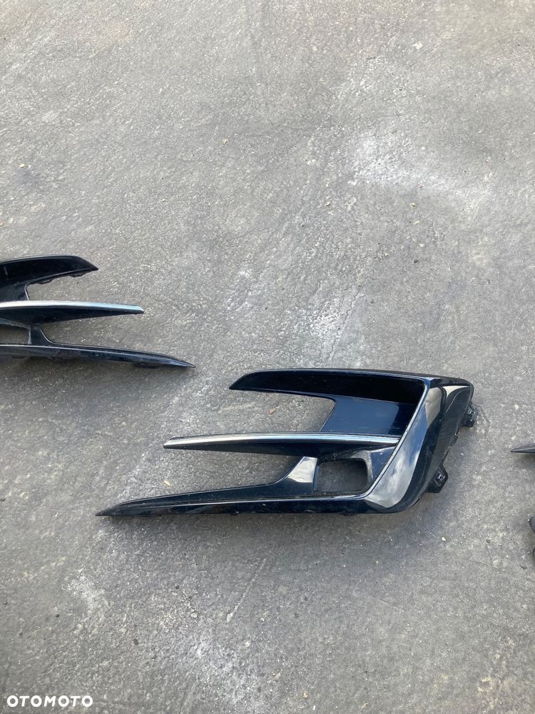RENAULT Megane IV 4 lift prawa chrom kratka połysk ZDERZAKA  przedniego KRATKA halogenu W ZDERZAK  przedni  zaślepka na halogen - 3