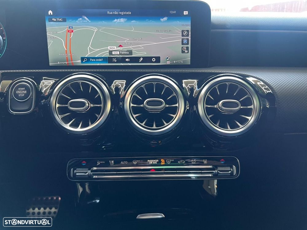 Mercedes-Benz A 250 Limousine e AMG Line - 45