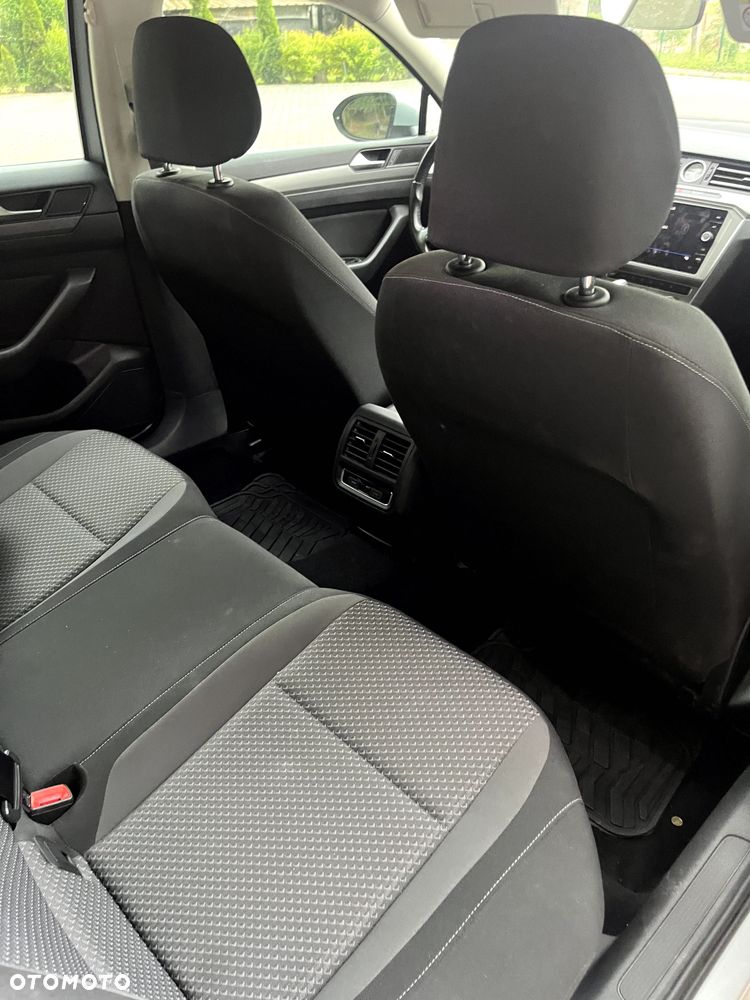 Volkswagen Passat - 5