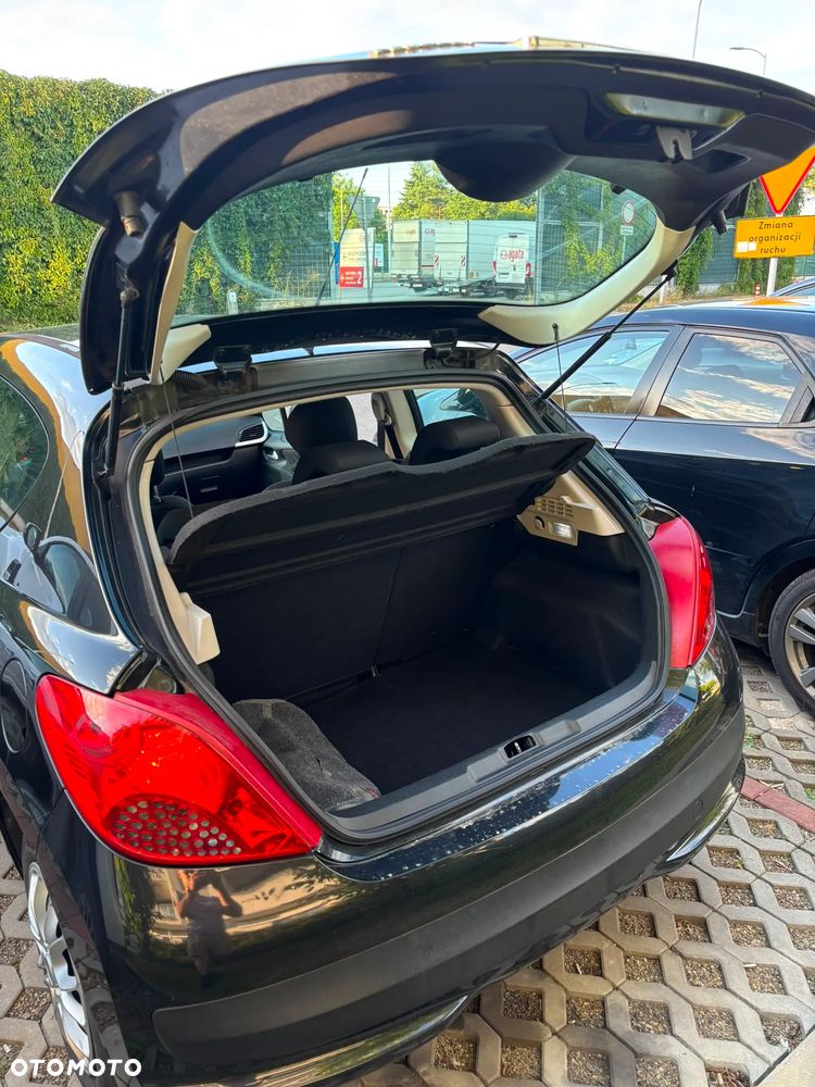 Peugeot 207 - 14