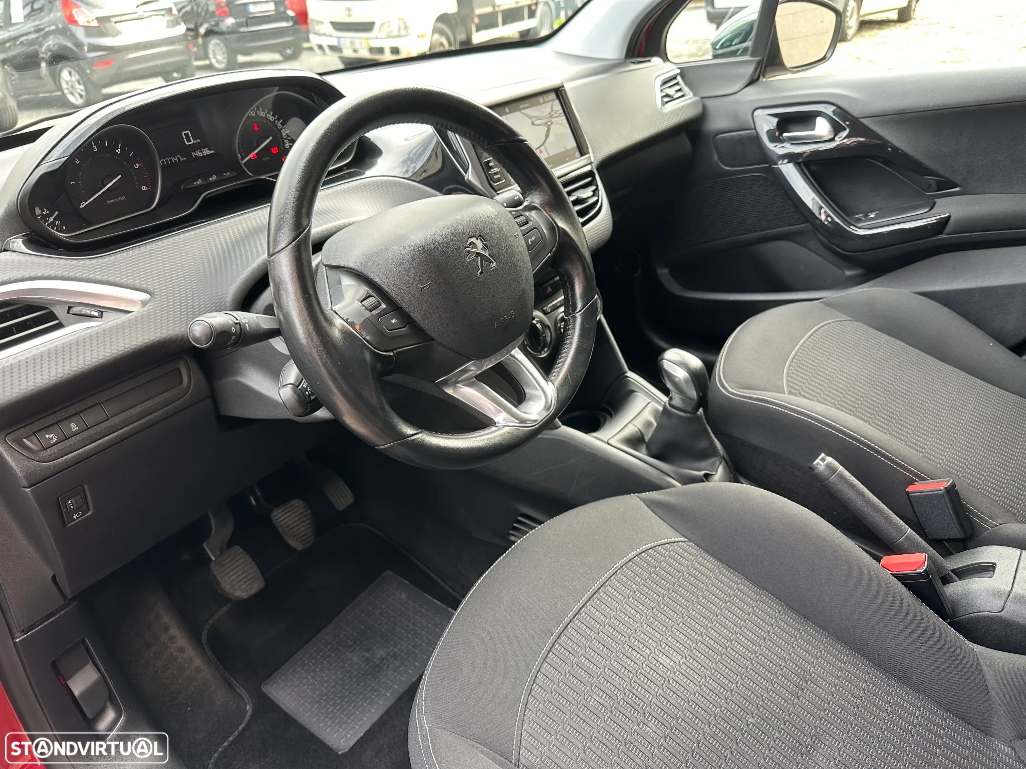 Peugeot 208 1.6 BlueHDi Style - 13