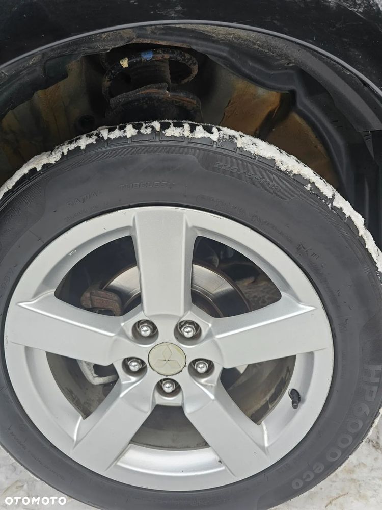 Mitsubishi Outlander 2.0 DID Intense + SE - 28