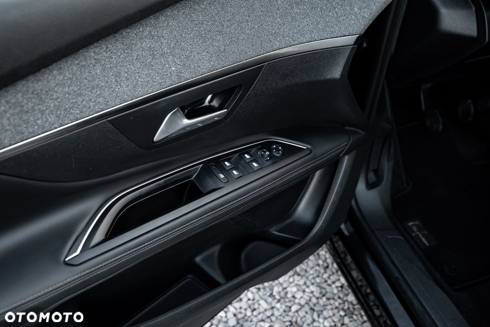 Peugeot 5008 1.2 PureTech Active S&S - 17