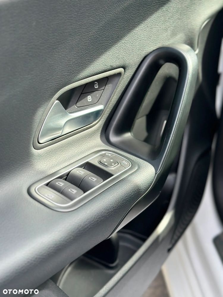Mercedes-Benz CLA 200 mHEV 7G-DCT - 12