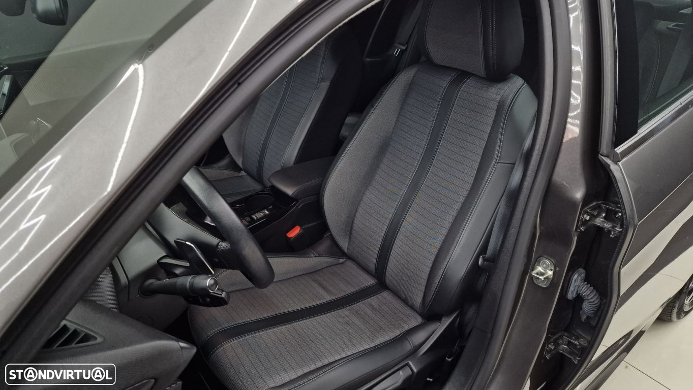 Peugeot 208 1.2 PureTech Allure Pack EAT8 - 23