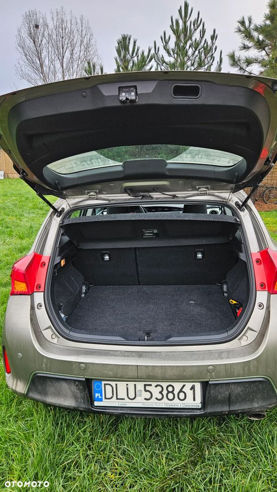 Toyota Auris 1.6 Premium Comfort - 18