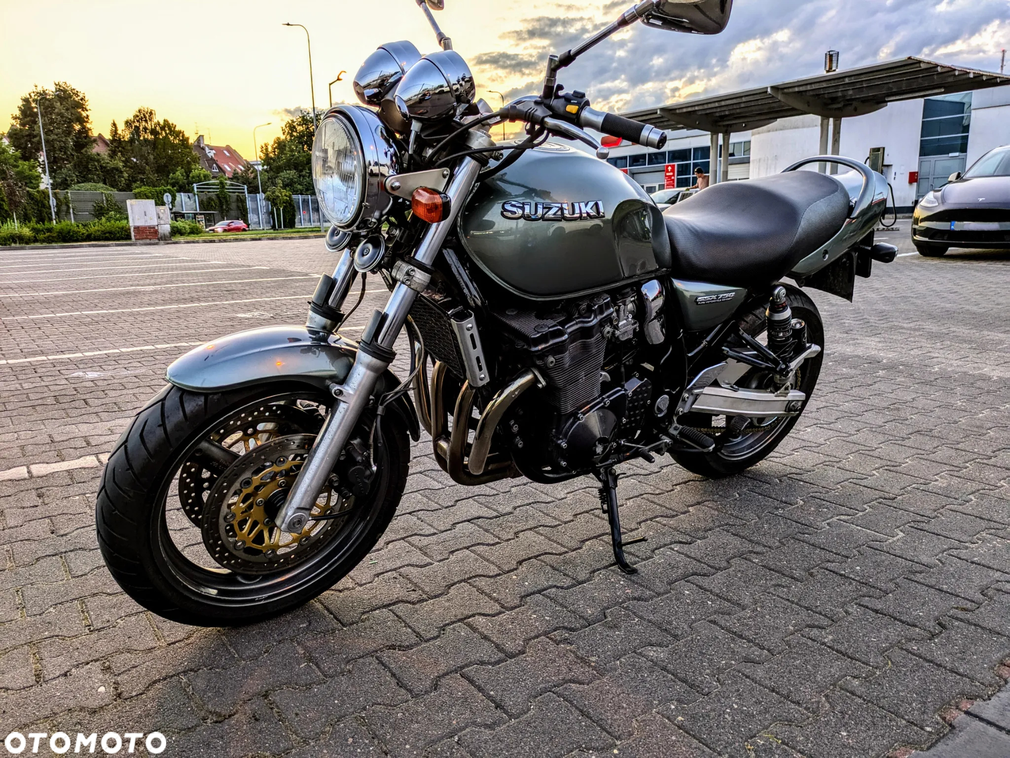 Suzuki GSX - 4